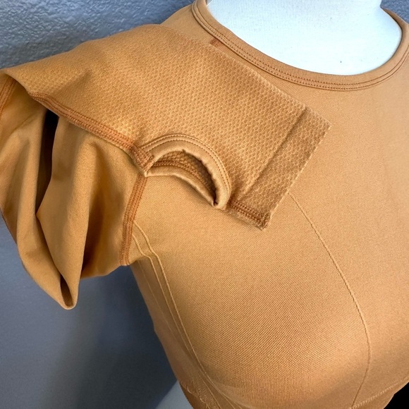 AYBL Reflex Seamless Long Sleeve Crop Top Size Medium Thumbholes Compression - Picture 4 of 8